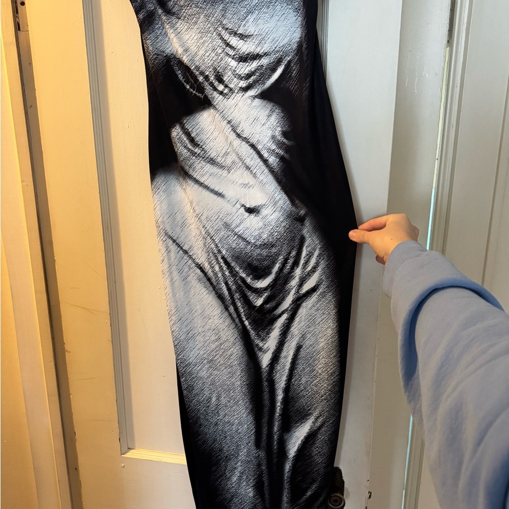 Body print strapless dress